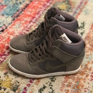 Nike women’s dunk sky high essential casual shoe